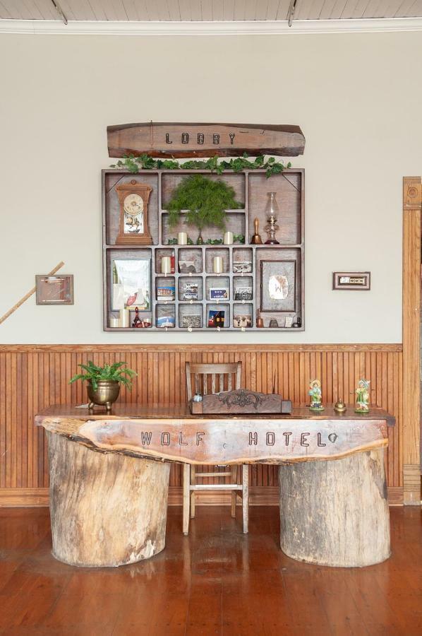 The Historic Wolf Hotel Ellinwood Buitenkant foto